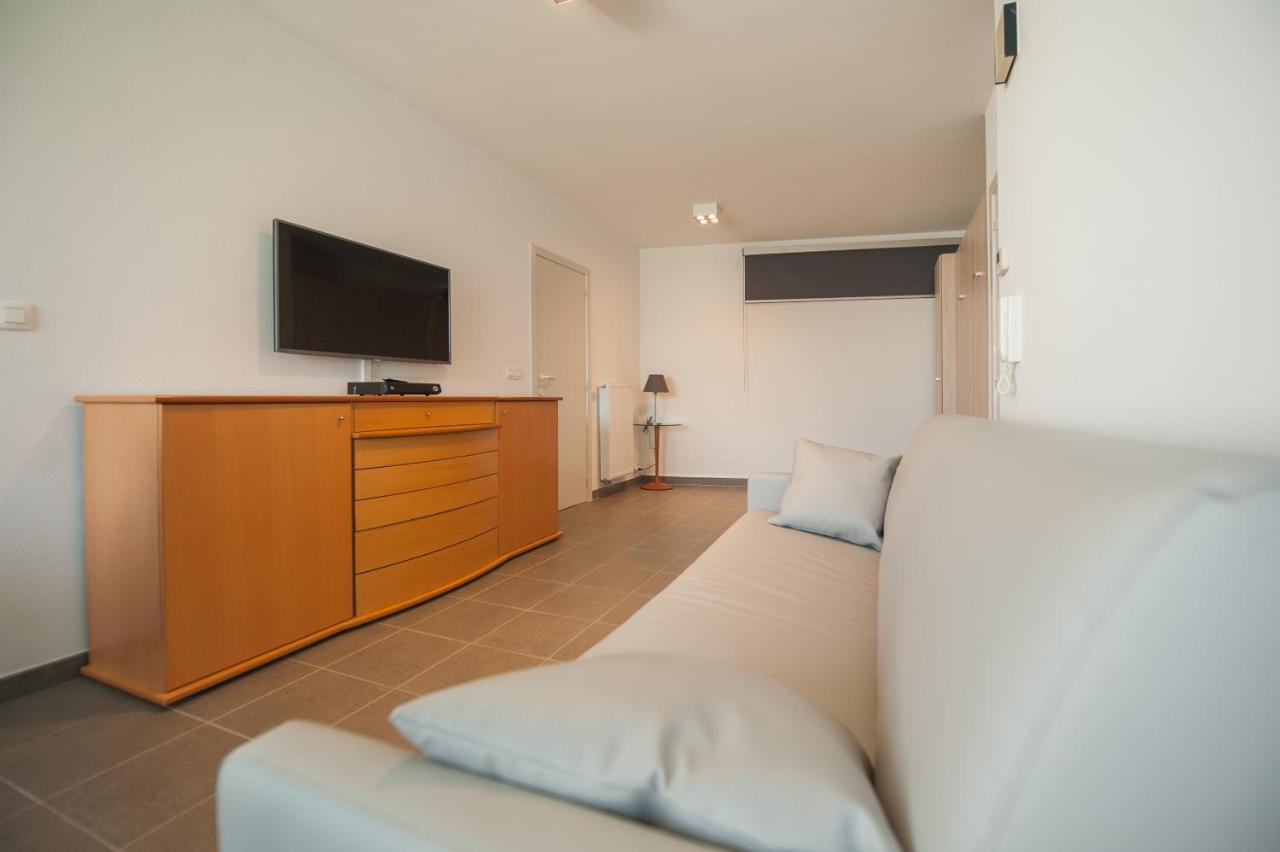 Studio Met Groot Zonneterras Centrum Oostende Luaran gambar