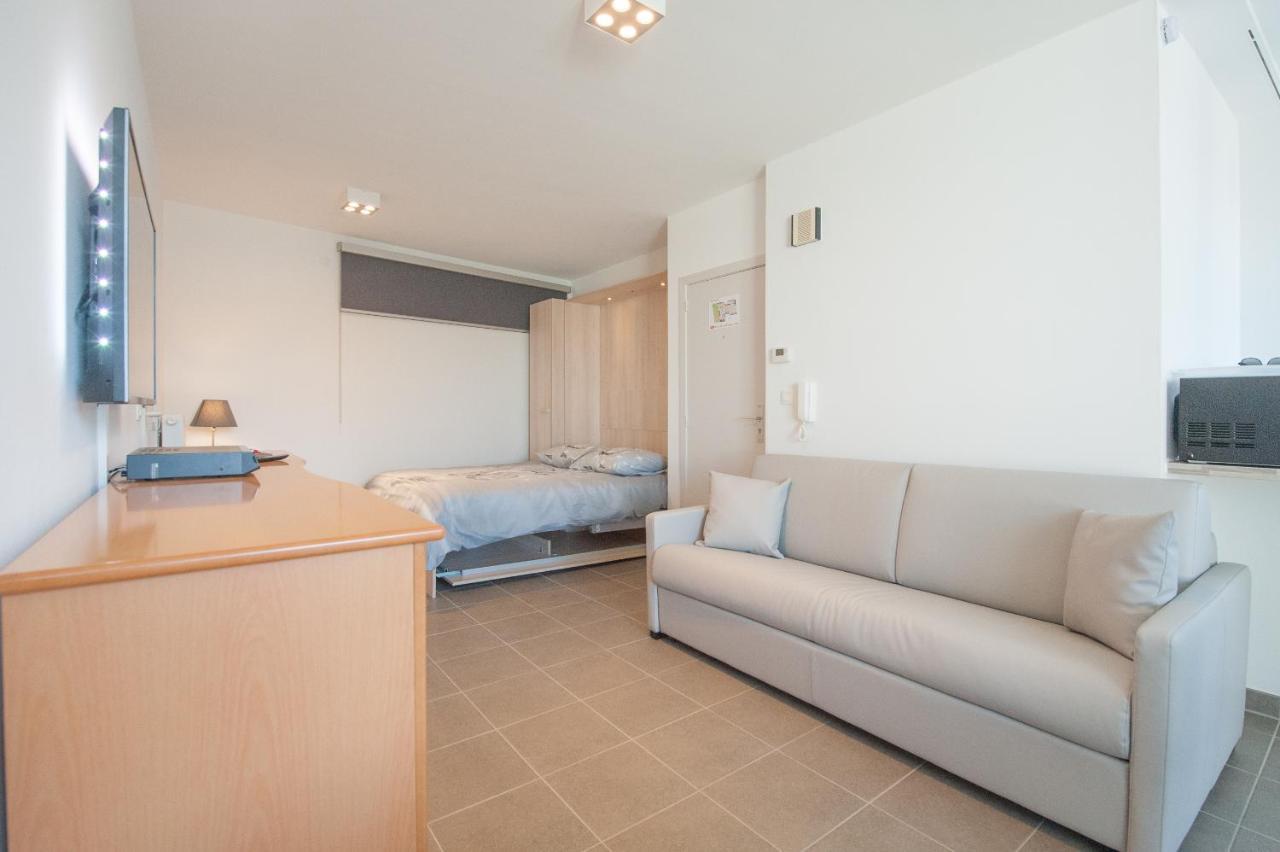 Studio Met Groot Zonneterras Centrum Oostende Luaran gambar