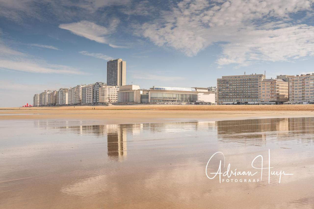 Studio Met Groot Zonneterras Centrum Oostende Luaran gambar